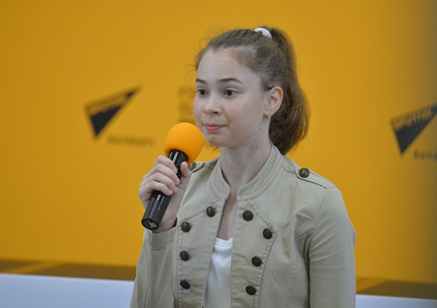 Белорусская участница шоу Ты супер! Танцы Дарья Радионова в пресс-центре Sputnik