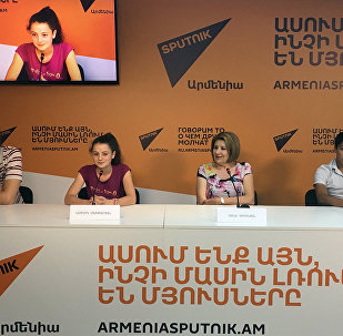 Сона Симонян, Астхик Мхитарян и Ованнес Айвазян